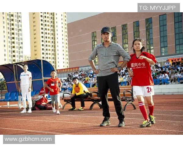 追梦之路：刻苦训练成就足球明星的辉煌人生与不懈奋斗